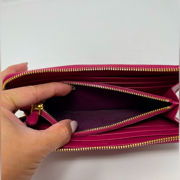 Prada Saffiano Long Wallet (box not included) - Picture 5 of 9